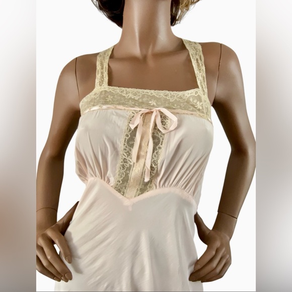 Vintage 1940’s Dora Gottlieb Bias Cut Pale Pink Rayon Lace Slip Dress Size 36 - Picture 3 of 9